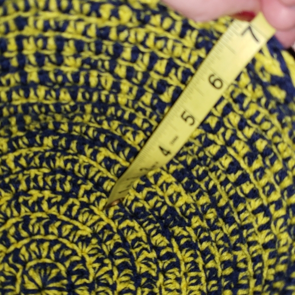 🧶yellow and navy handmade basket - Picture 3 of 4